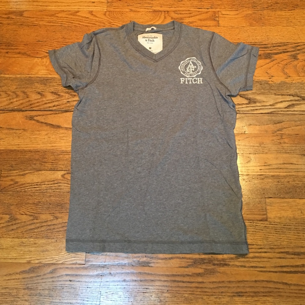 Men's Abercrombie & Fitch V-neck tee. Size M